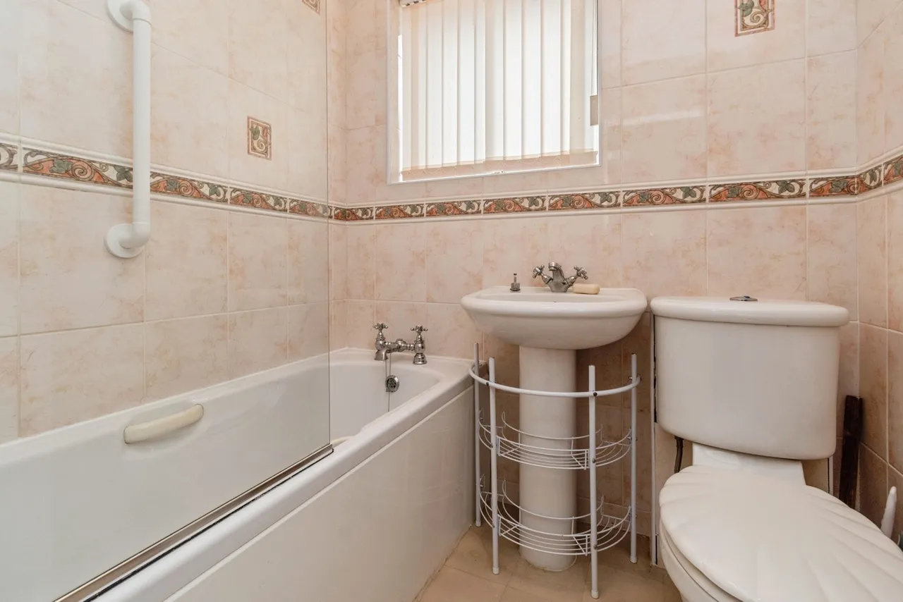 Glamis Road, Willenhall, WV12, photo 16