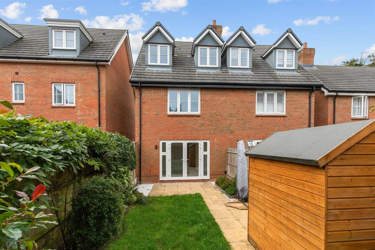 Acacia Crescent, Angmering, photo 19