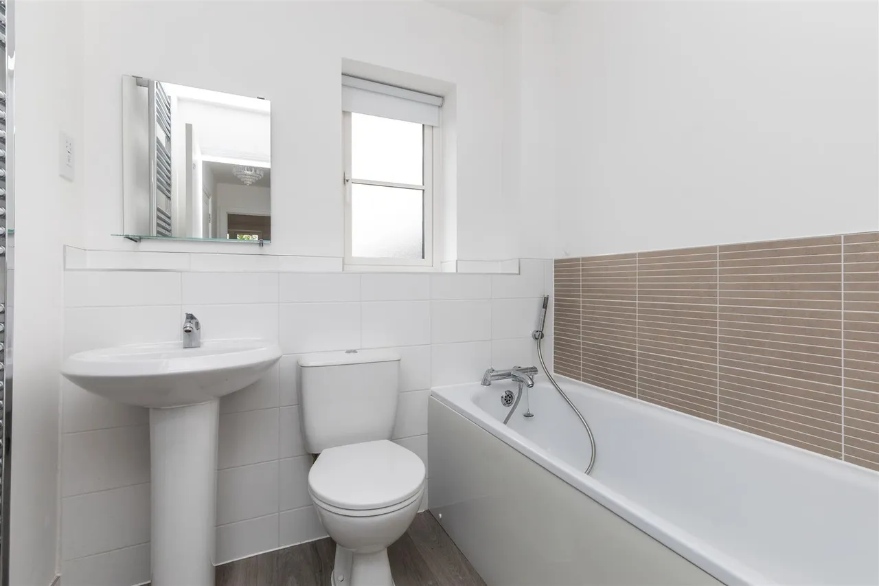 Acacia Crescent, Angmering, photo 11