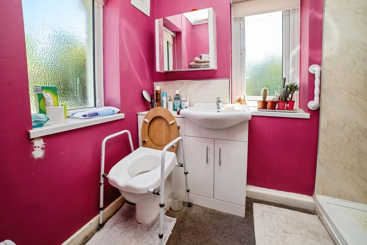 Cherry Grove, Mansfield, Nottinghamshire, NG18, photo 13