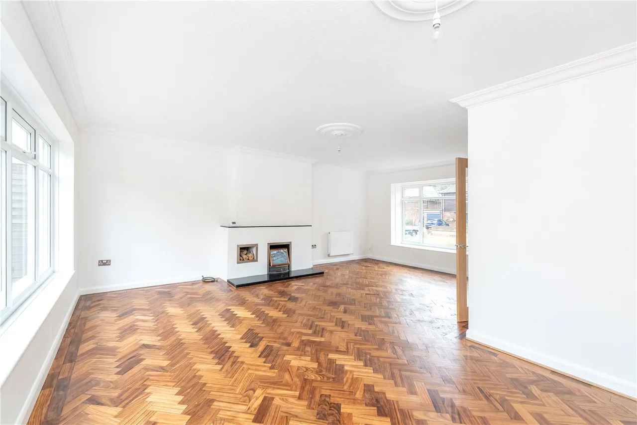 Kenton Avenue, Lower Sunbury, TW16 5AS, photo 8
