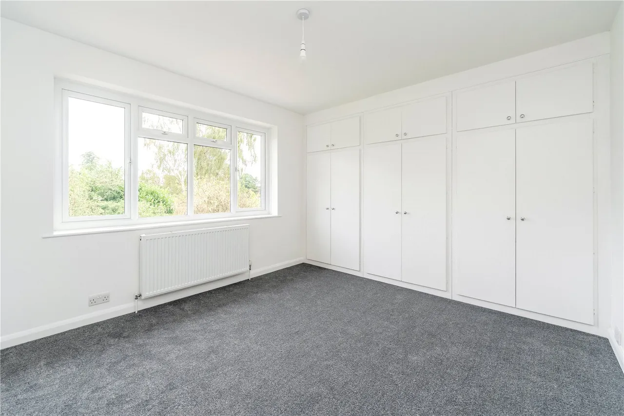 Kenton Avenue, Lower Sunbury, TW16 5AS, photo 10