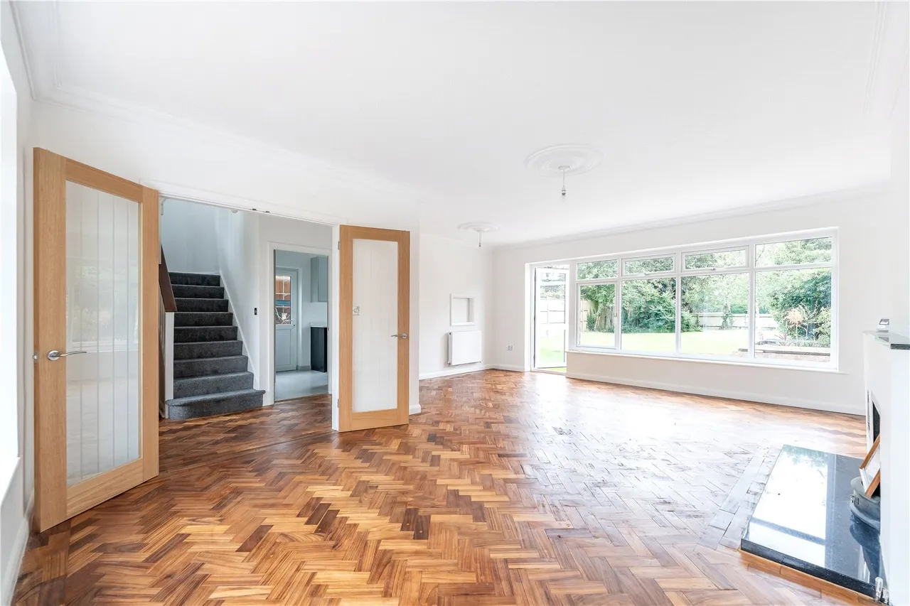 Kenton Avenue, Lower Sunbury, TW16 5AS, photo 5