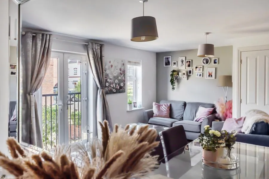 Gomer Road, Bagshot, GU19, photo 14
