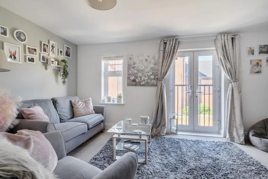Gomer Road, Bagshot, GU19, photo 13