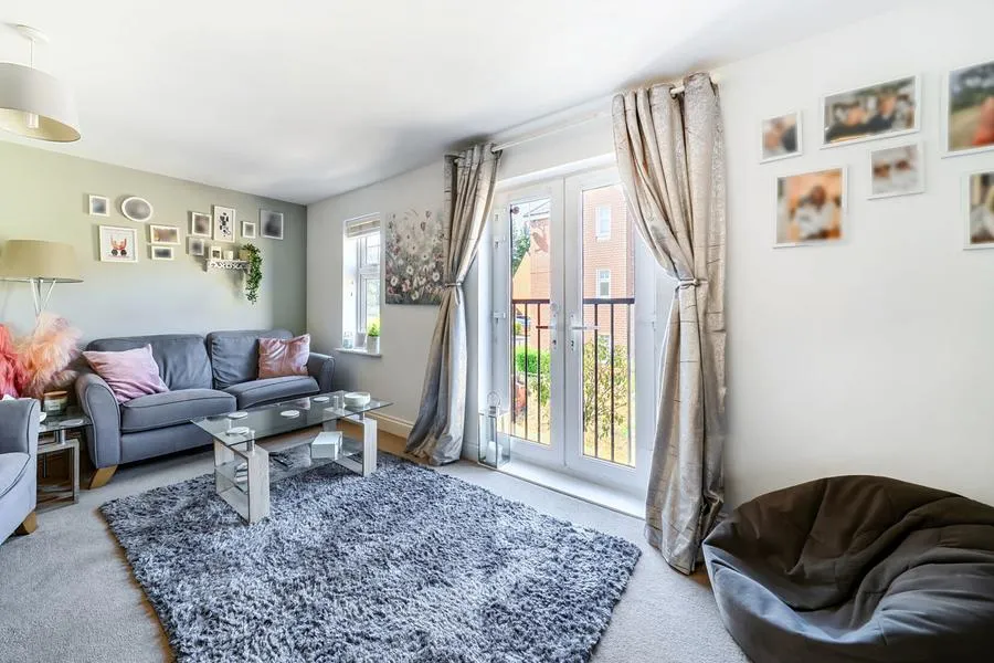 Gomer Road, Bagshot, GU19, photo 15
