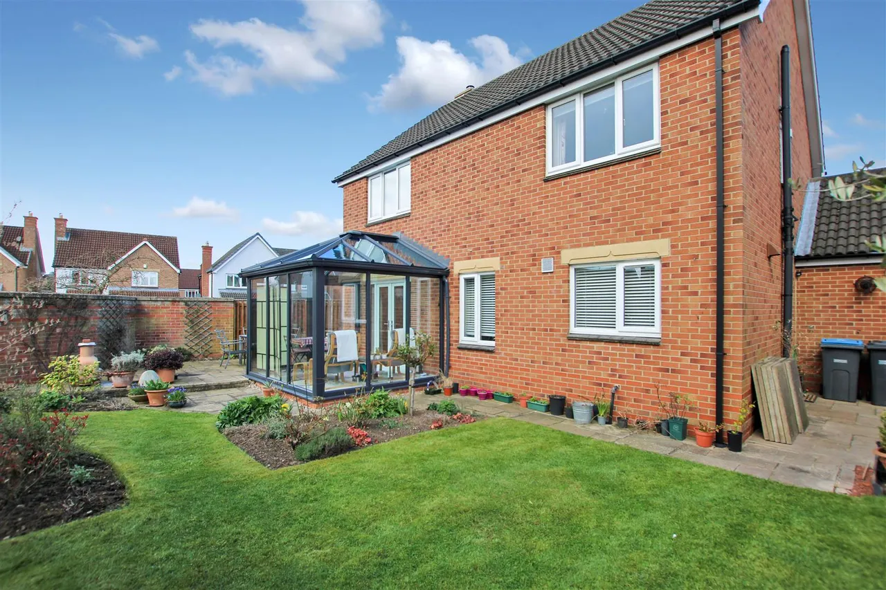 Harebell Close, Northallerton, DL7 8FE, photo 2