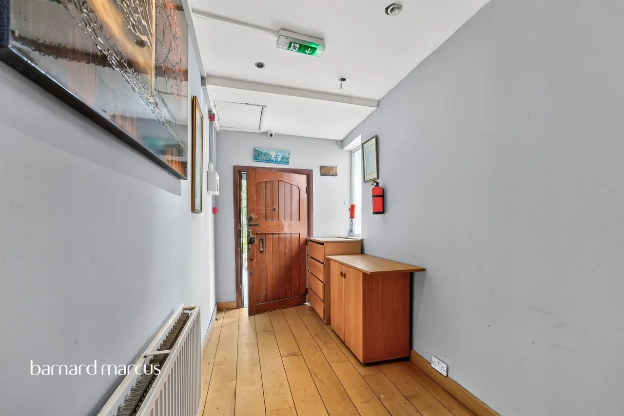 Holders Hill Avenue, London, NW4, photo 8