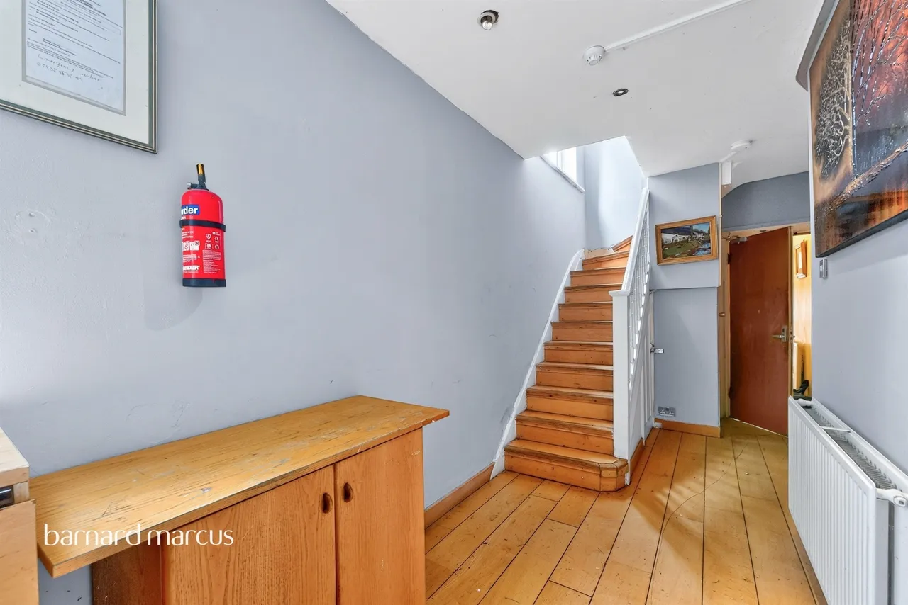 Holders Hill Avenue, London, NW4, photo 16