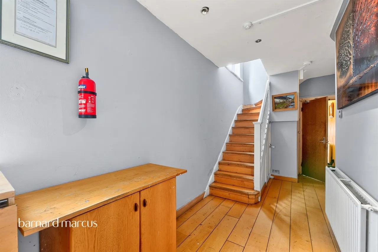 Holders Hill Avenue, London, NW4, photo 6