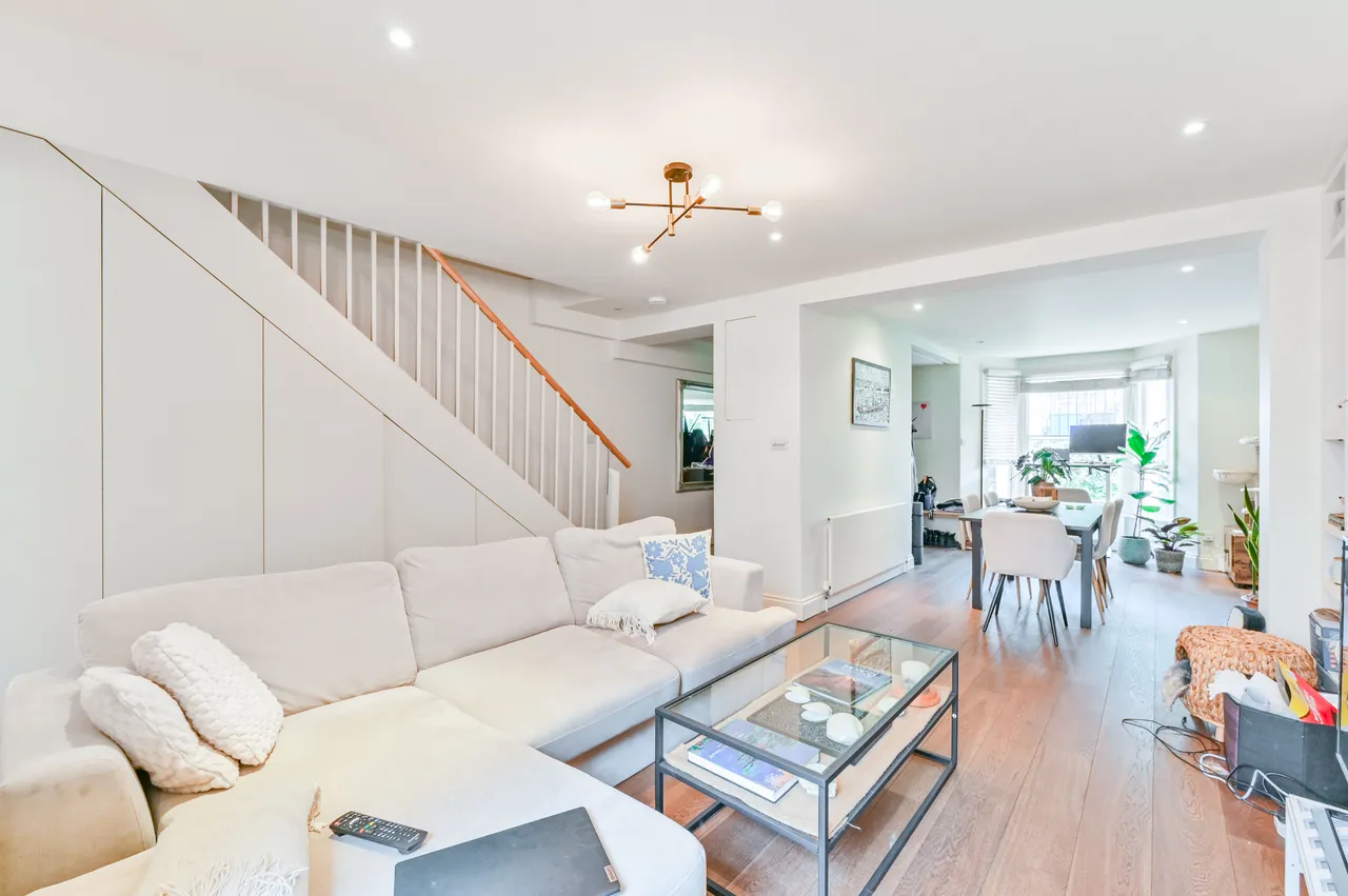 Flat A, 18 Barnsdale Road, London, photo 2