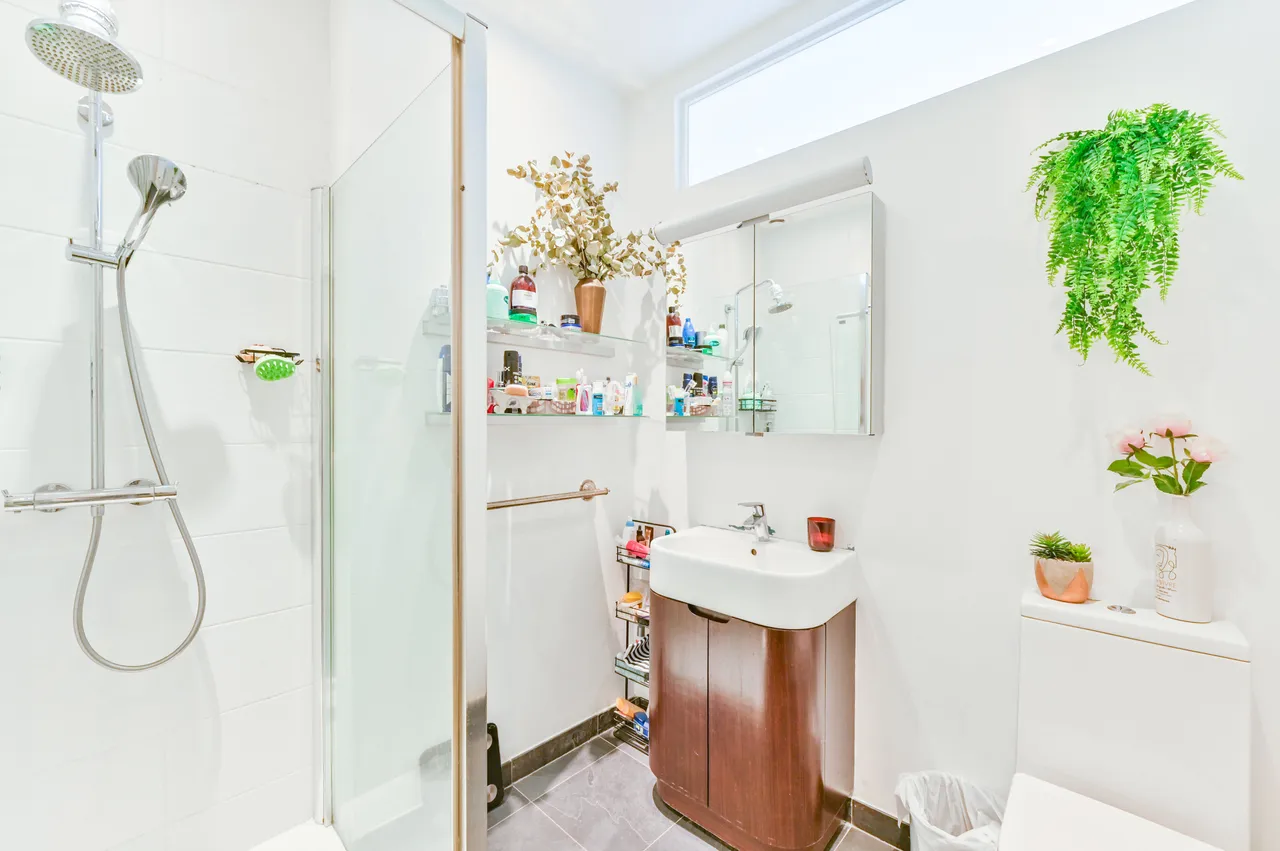 Flat A, 18 Barnsdale Road, London, photo 8