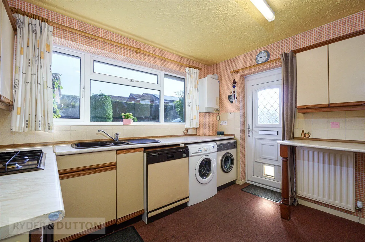 Walsham Drive, Salendine Nook, HD3, photo 6
