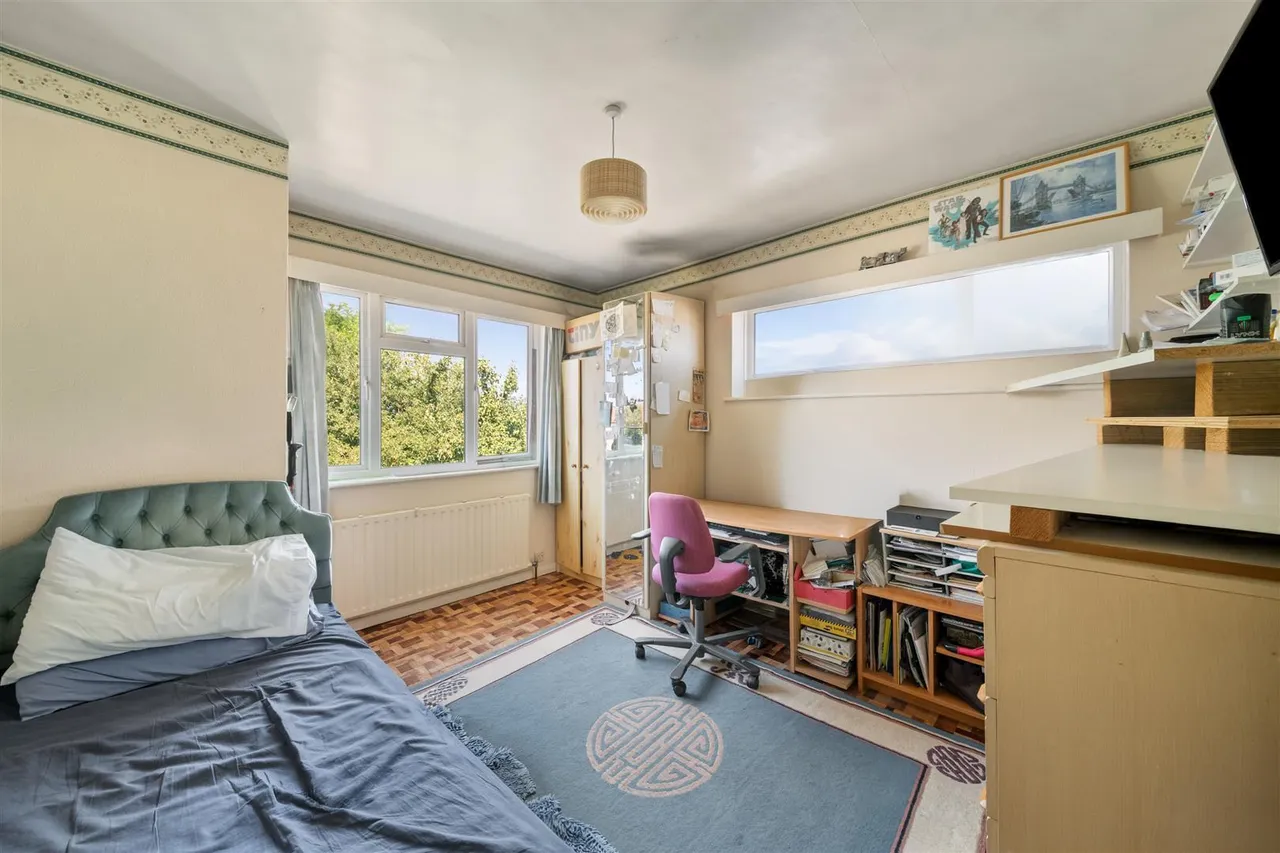 Heron Close, Uxbridge, photo 12