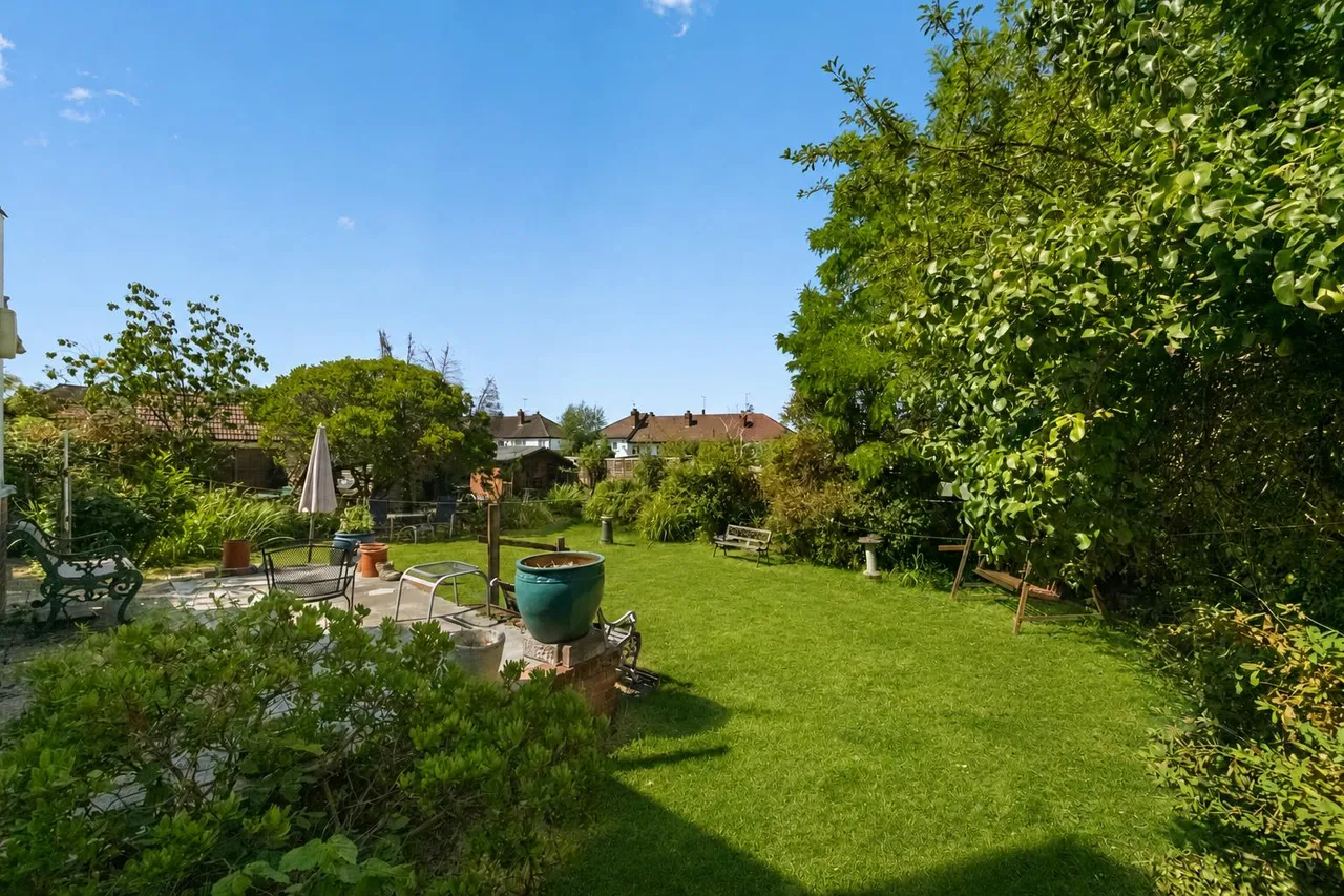 Heron Close, Uxbridge, photo 4