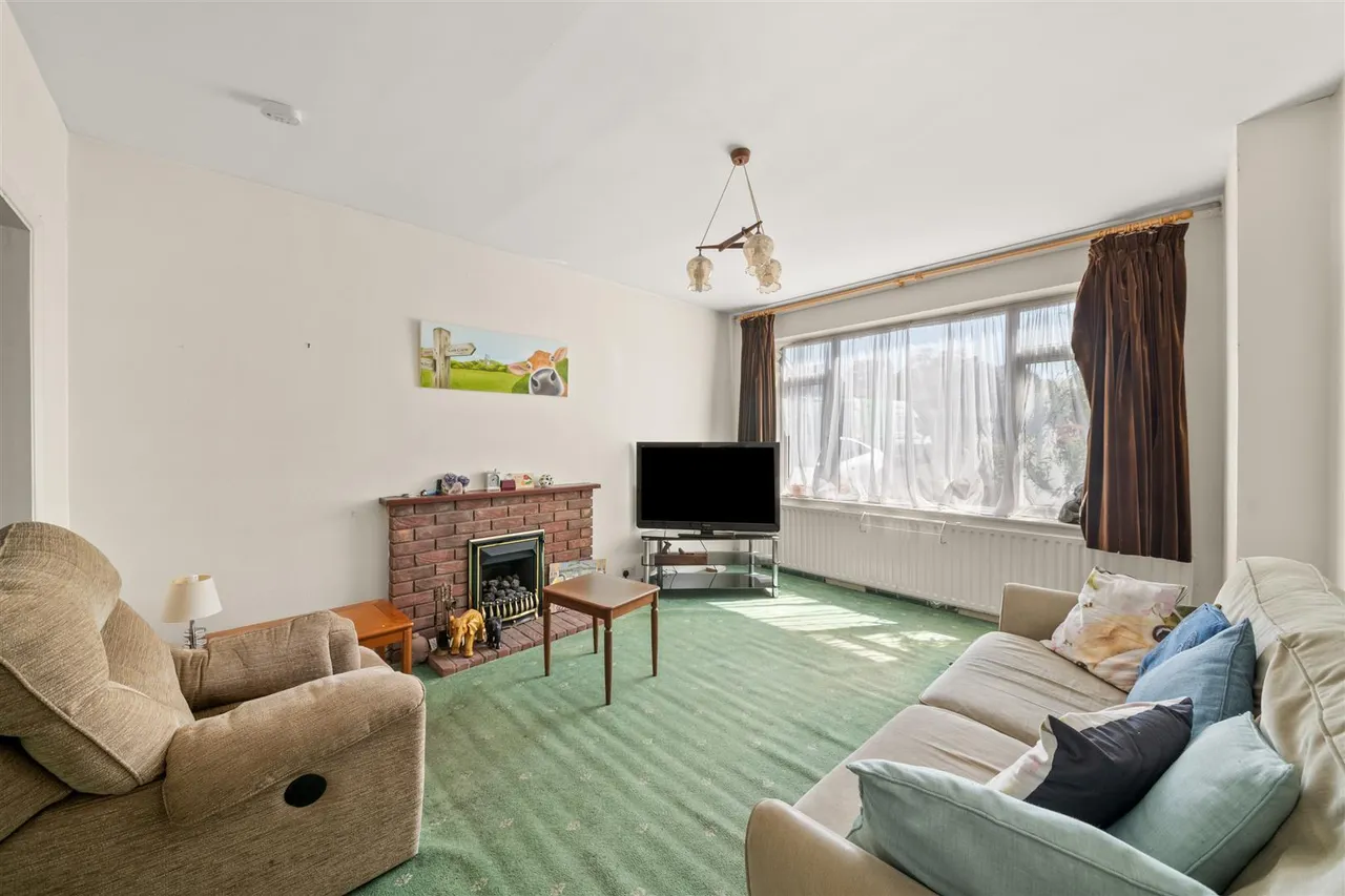 Heron Close, Uxbridge, photo 8
