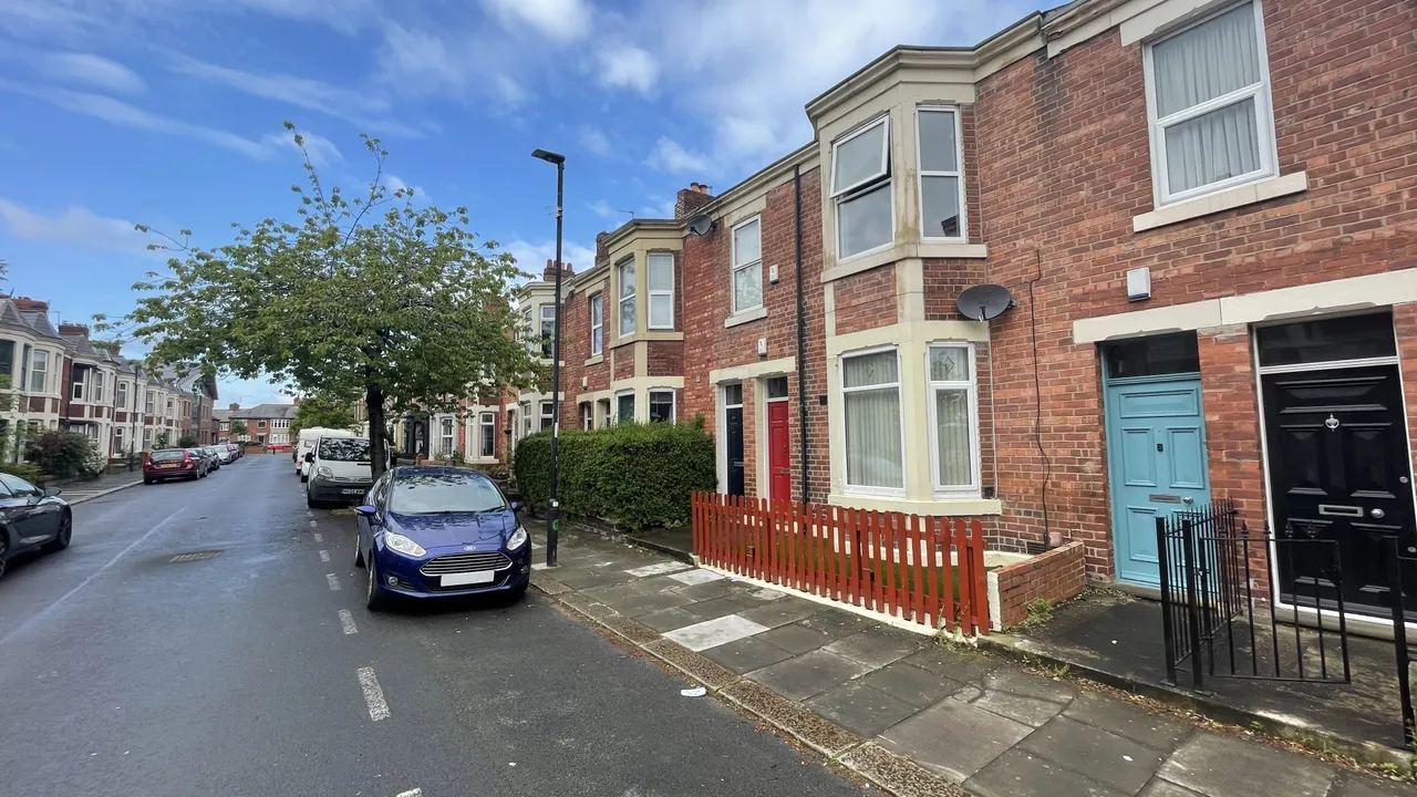 2 bed flat to rent — Balmoral Terrace, Heaton