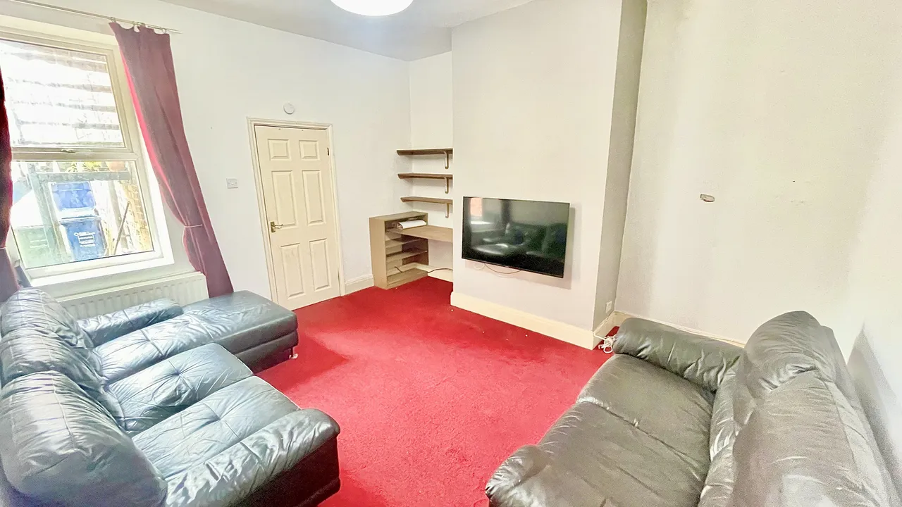 Balmoral Terrace, Heaton, photo 3