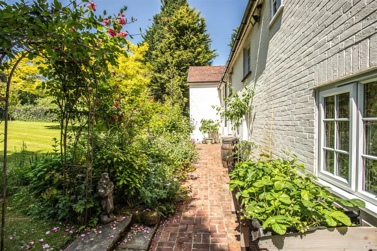 Horney Common, Uckfield, TN22 3EE, photo 29