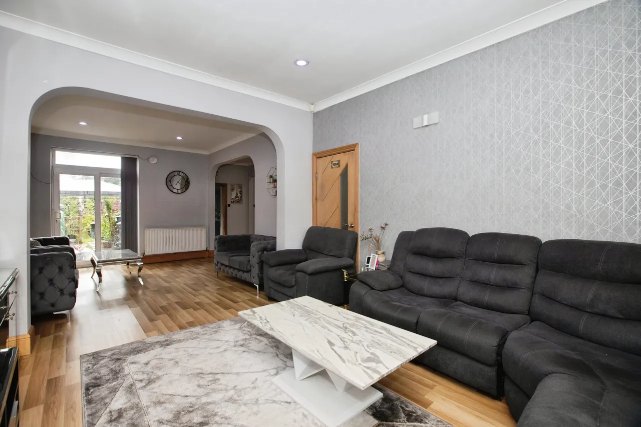 New Hall Lane, Preston, PR1, photo 9