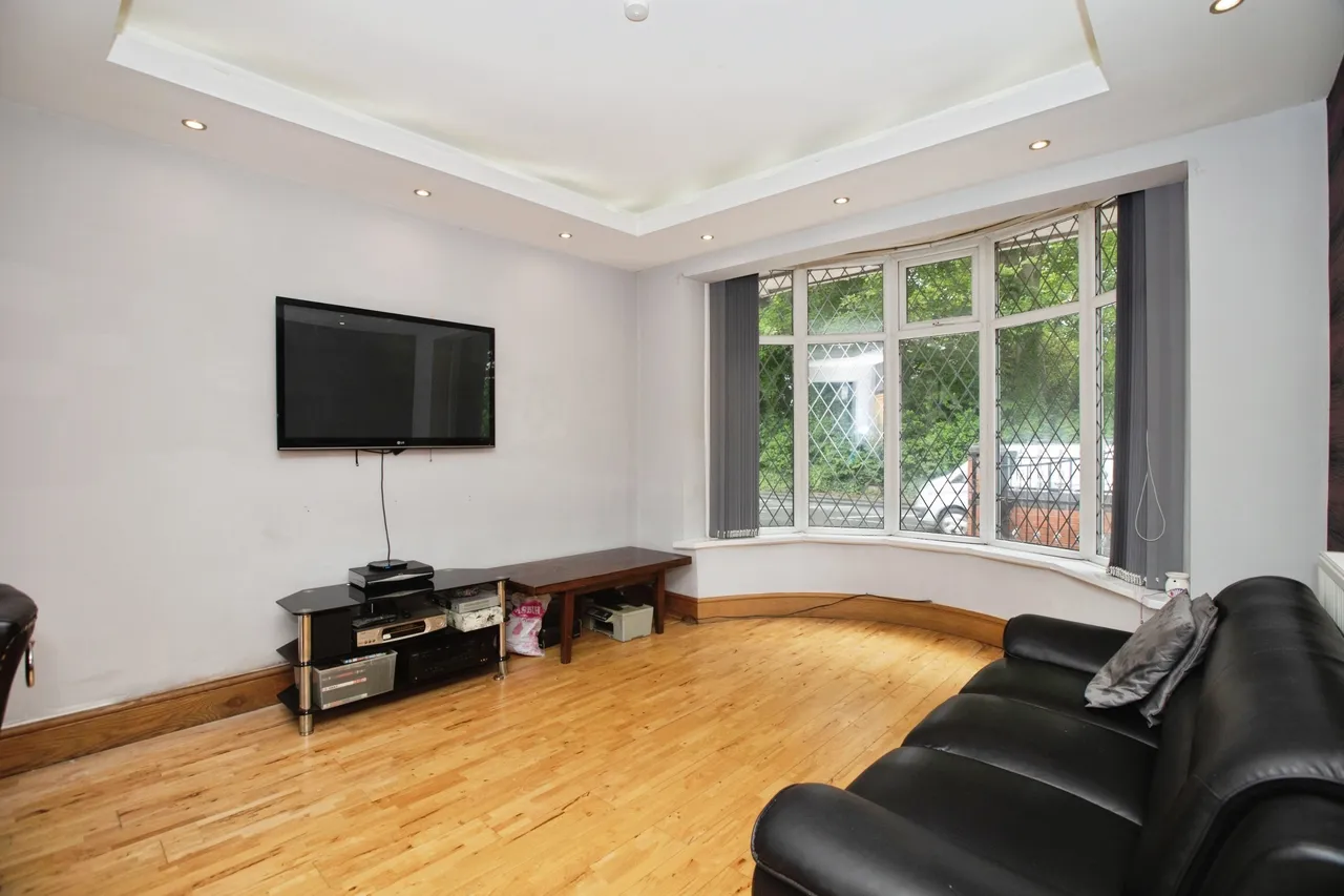 New Hall Lane, Preston, PR1, photo 5