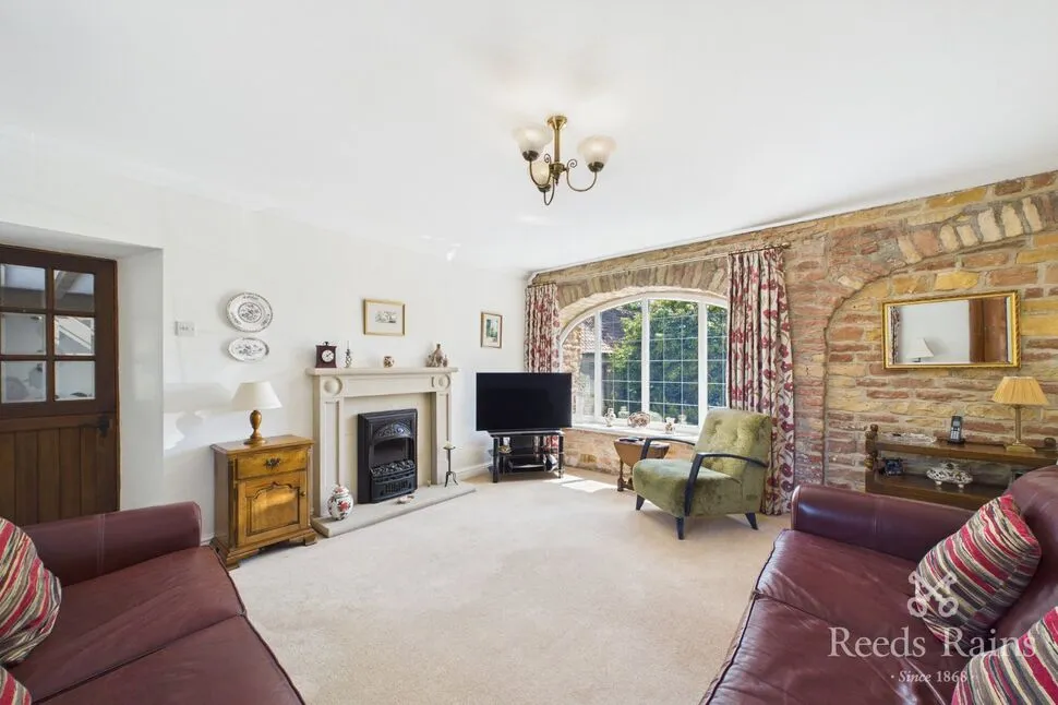 Burrs Farm Court, Gildingwells, S81, photo 5