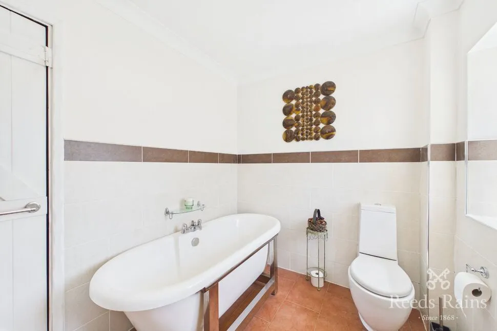 Burrs Farm Court, Gildingwells, S81, photo 28