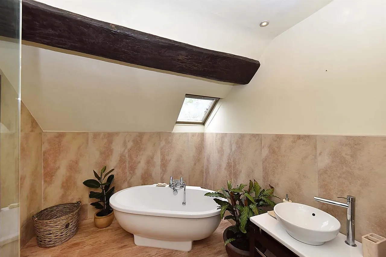 Langley Hall Close, Langley, SK11, photo 9