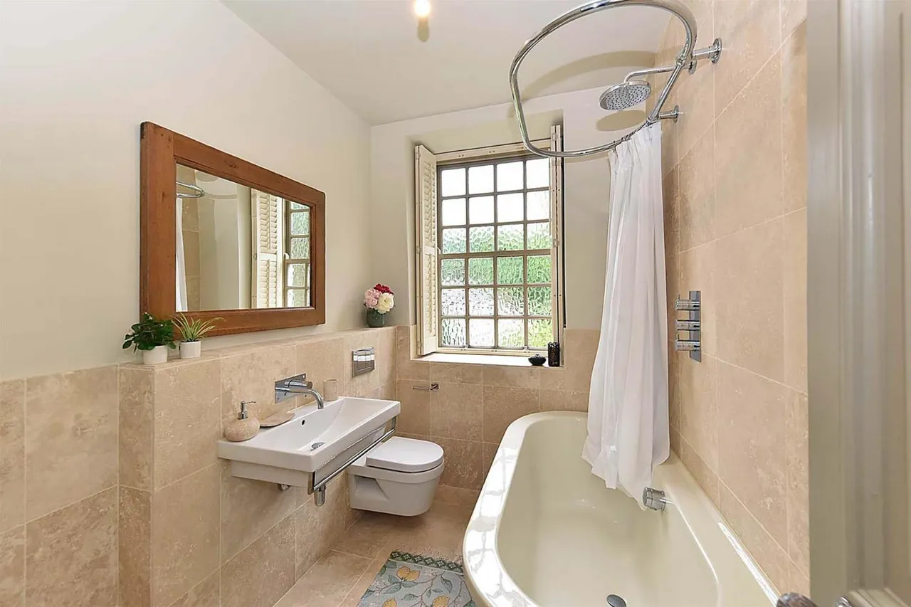 Langley Hall Close, Langley, SK11, photo 10
