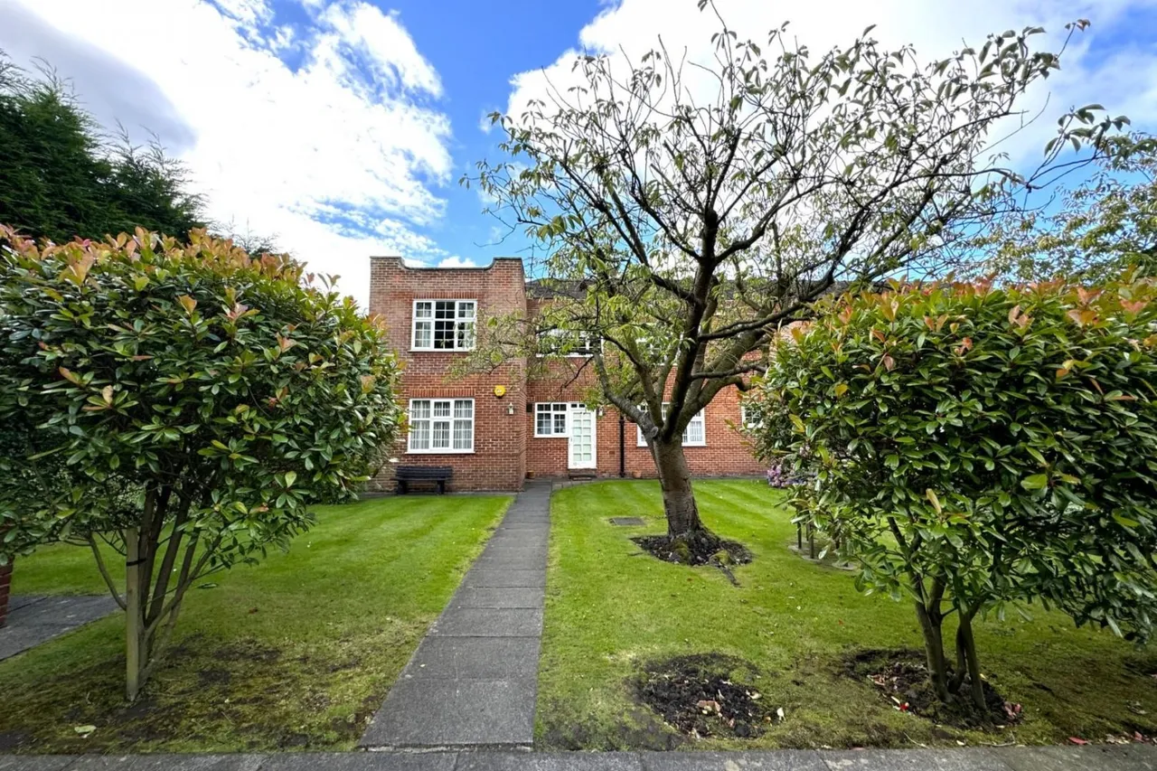 Sandmoor Chase, Alwoodley, LS17, photo 11