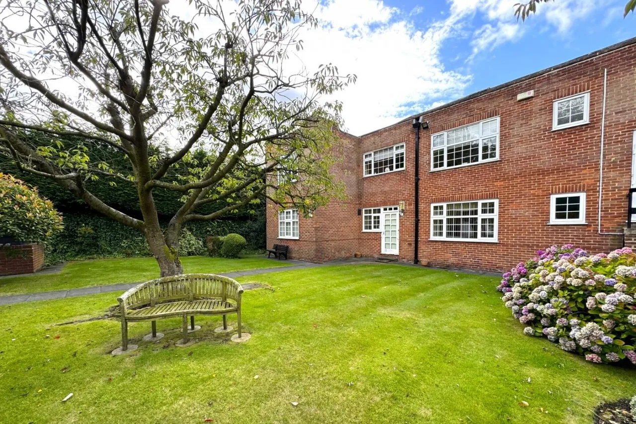 Sandmoor Chase, Alwoodley, LS17, photo 7