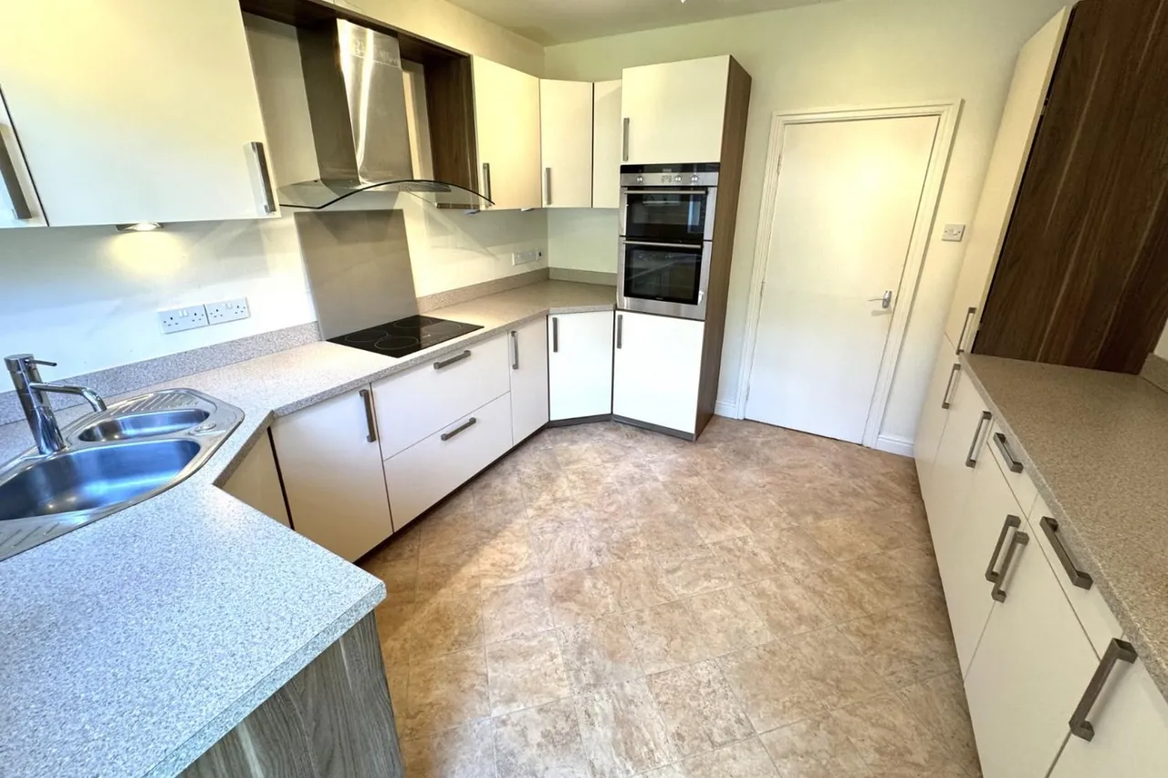 Sandmoor Chase, Alwoodley, LS17, photo 13