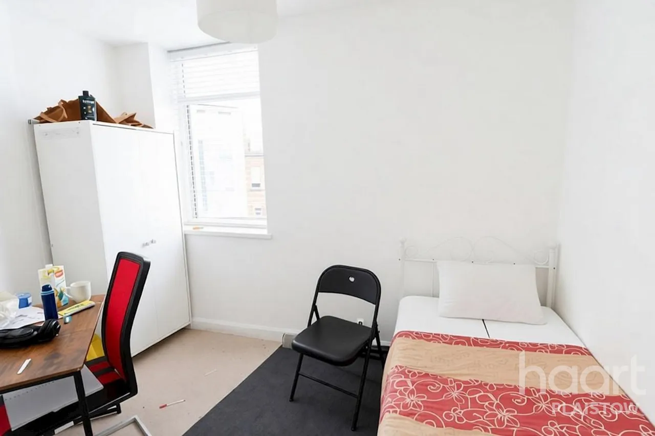 Barking Road, London, E13, photo 5