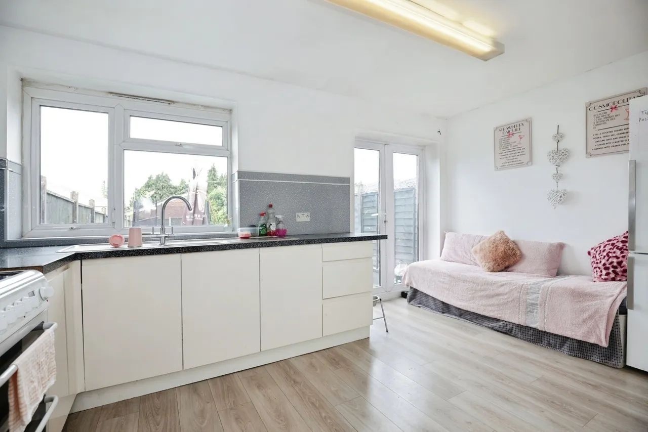 3 bed property for sale — Beake Avenue, Radford, Coventry, CV6