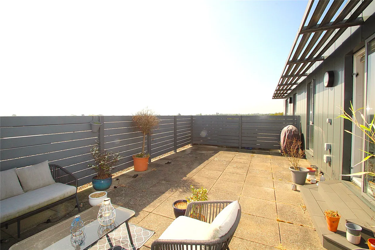 The Heart, Walton-On-Thames, KT12, photo 18