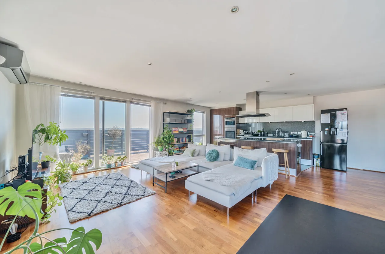 2 bed property for sale, The Heart, Walton-On-Thames, KT12