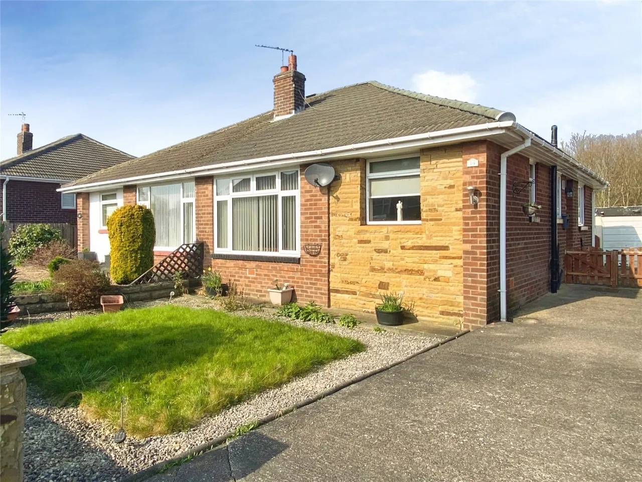 2 bed house for sale, Bywell Close, Dewsbury, WF12
