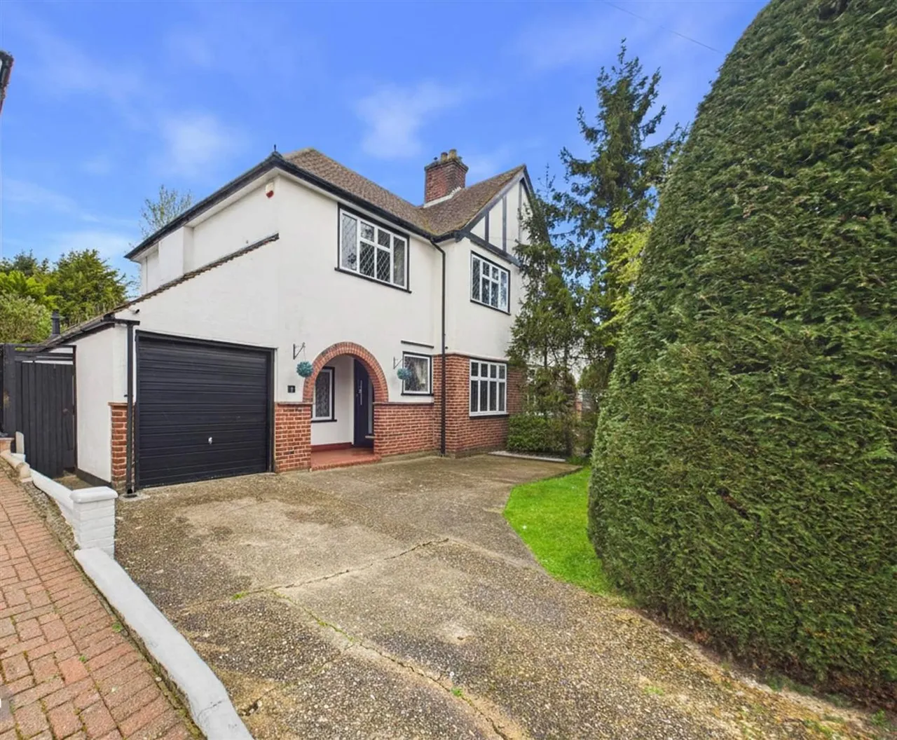 3 bed property for sale — Egerton Close, Pinner, HA5 2LP