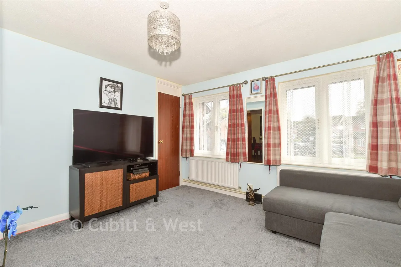 Birkdale Drive, Ifield, RH11, photo 4