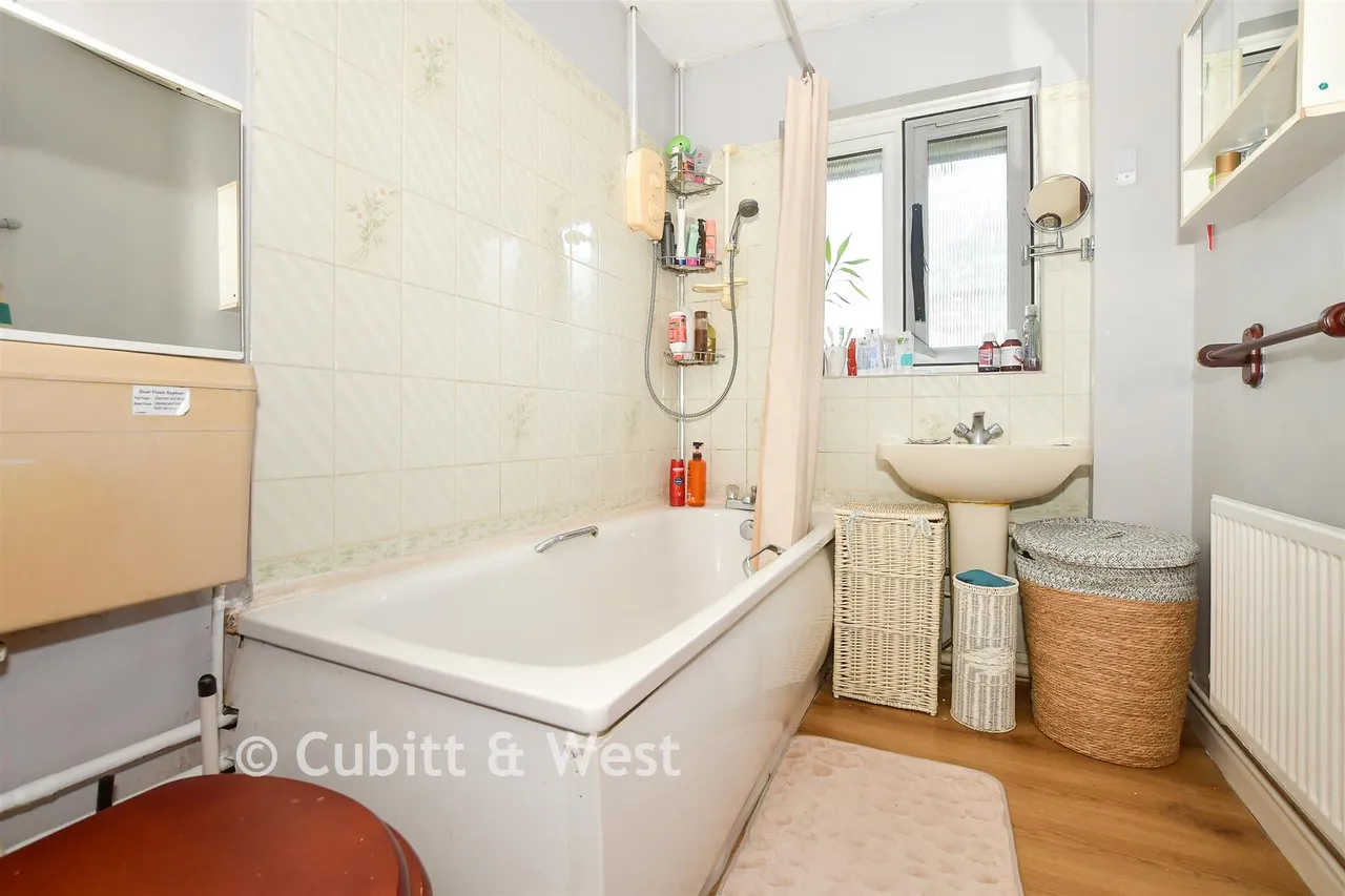 Birkdale Drive, Ifield, RH11, photo 9