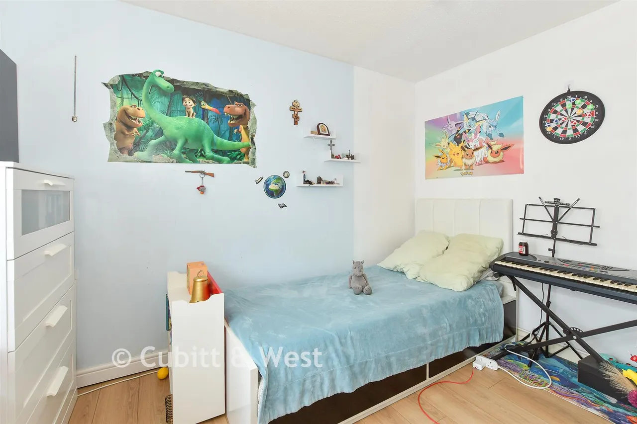 Birkdale Drive, Ifield, RH11, photo 7