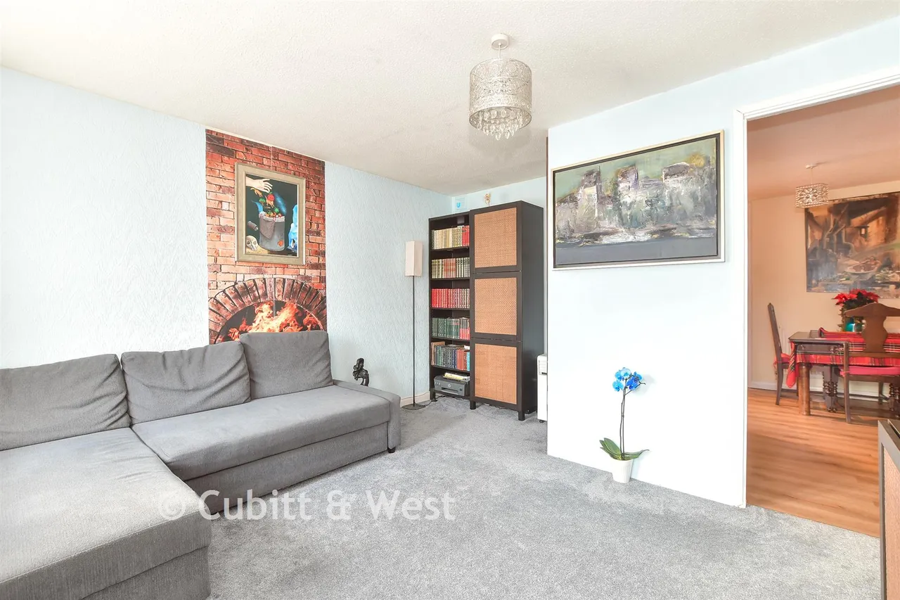 Birkdale Drive, Ifield, RH11, photo 5