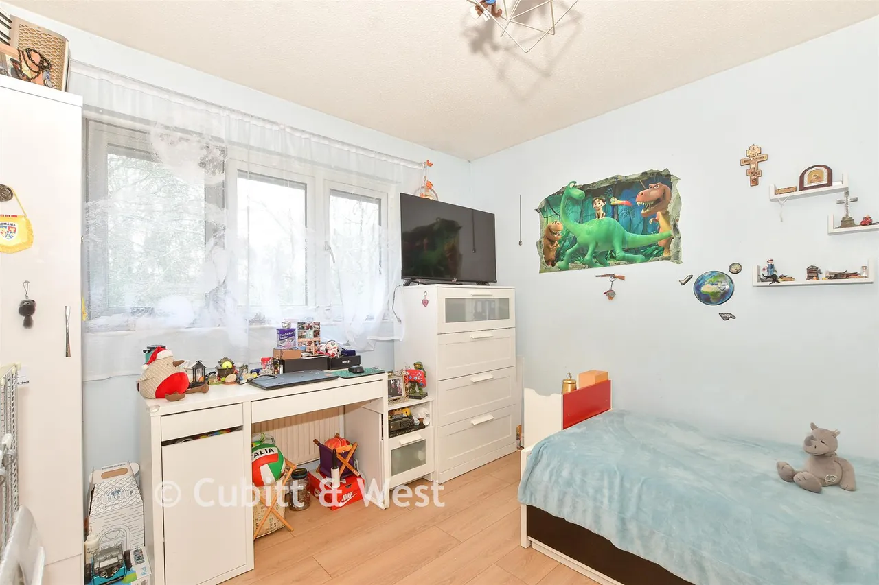 Birkdale Drive, Ifield, RH11, photo 8