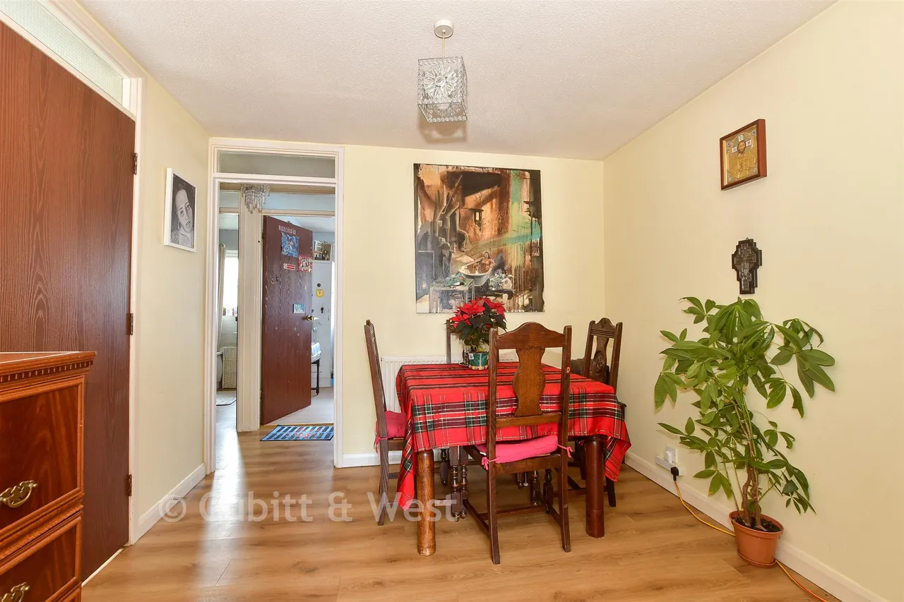 Birkdale Drive, Ifield, RH11, photo 6