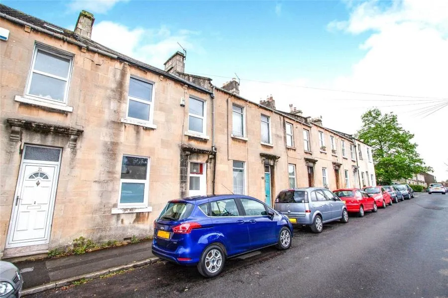 4 bed house to rent, Caledonian Road, Bath, BA2