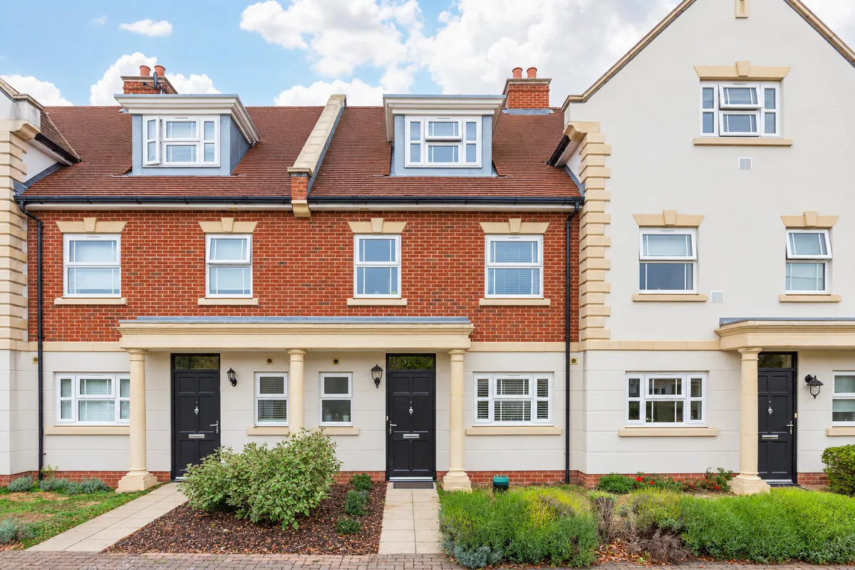 3 bed house for sale, Lawlor Close, Sunbury-on-thames, TW16