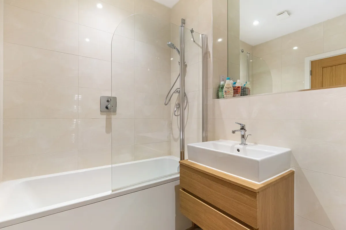 Lawlor Close, Sunbury-on-thames, TW16, photo 11