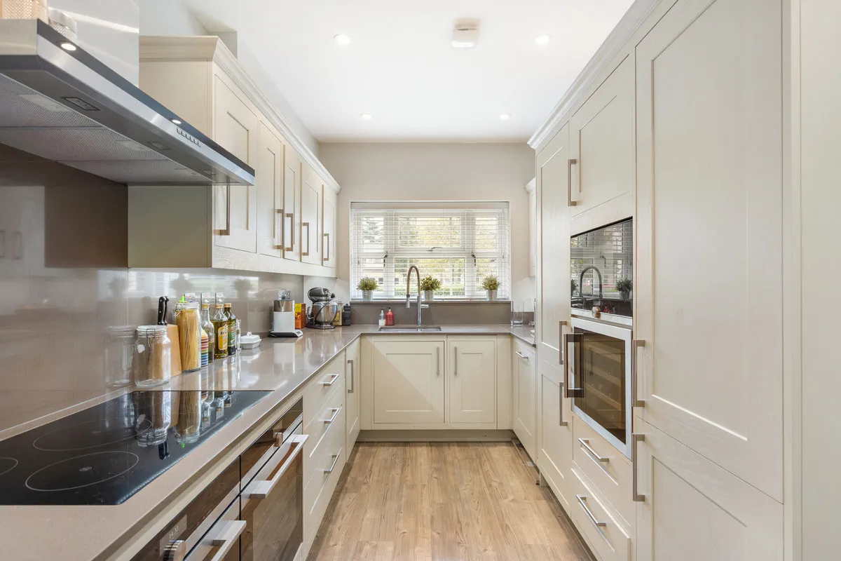 Lawlor Close, Sunbury-on-thames, TW16, photo 3