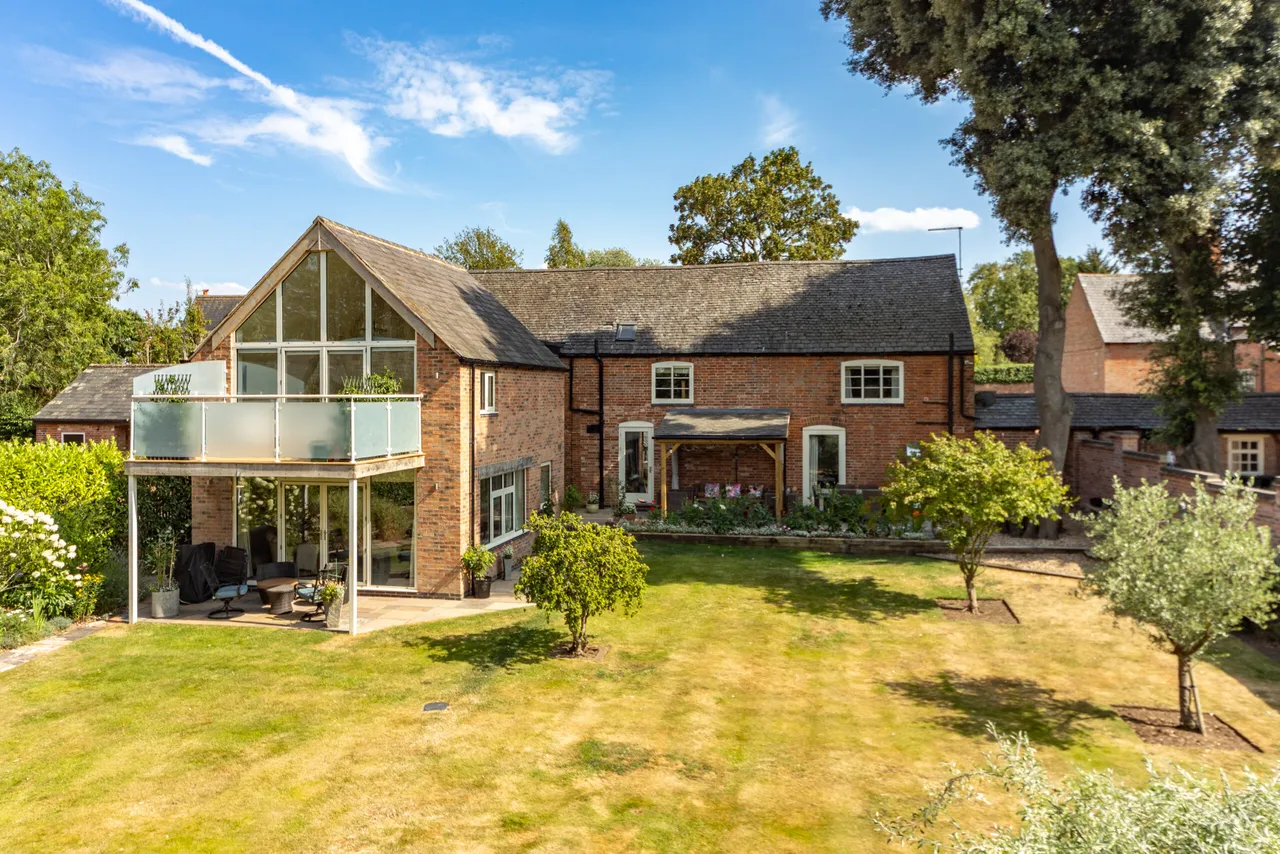 4 bed house for sale, Melton Road, Rearsby, LE7