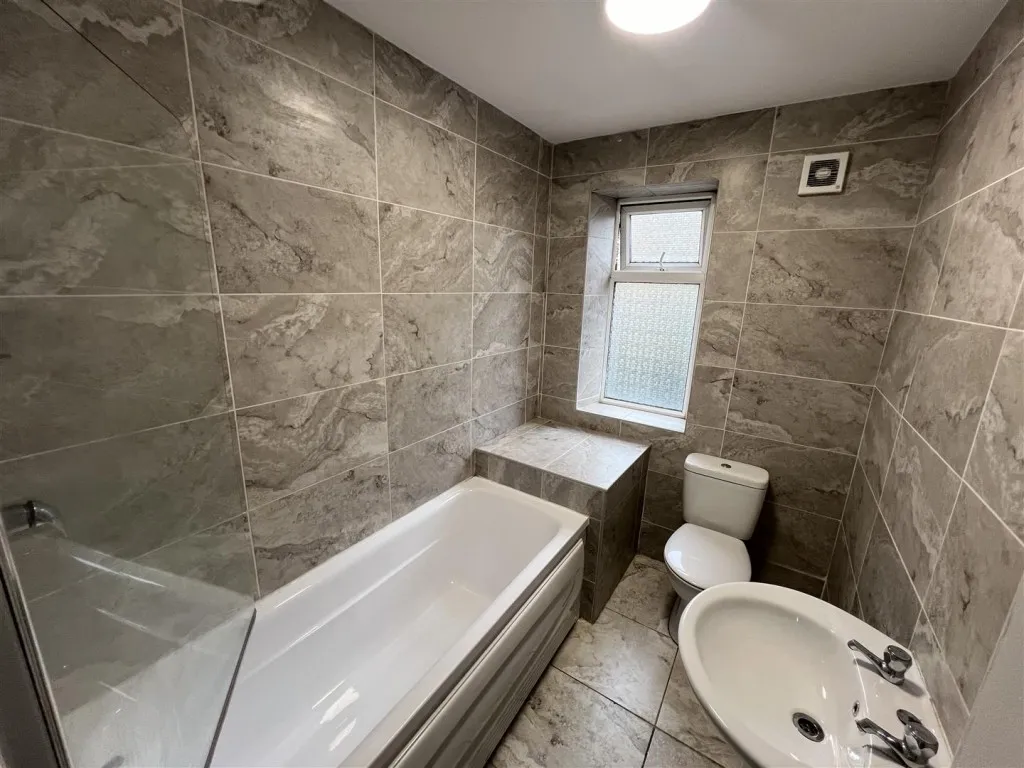 Parkwood Street, Keighley, BD21, photo 8